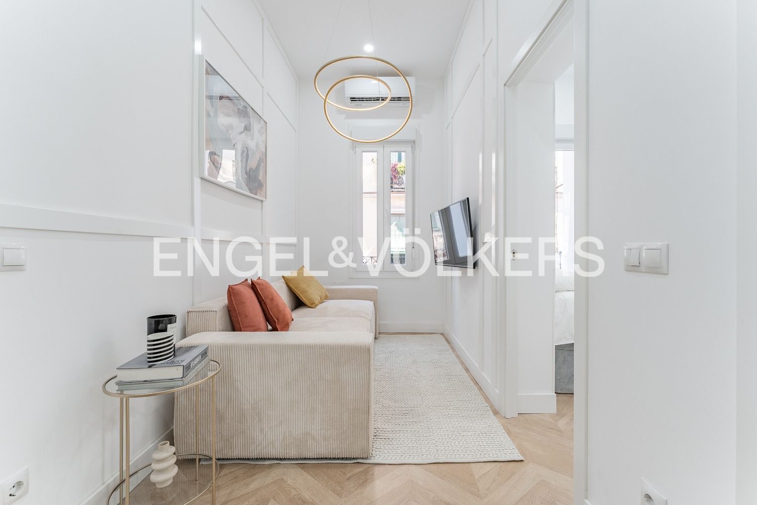 Sala d'estar de Apartament de lloguer en  Madrid Capital amb Aire condicionat, Calefacció i Moblat