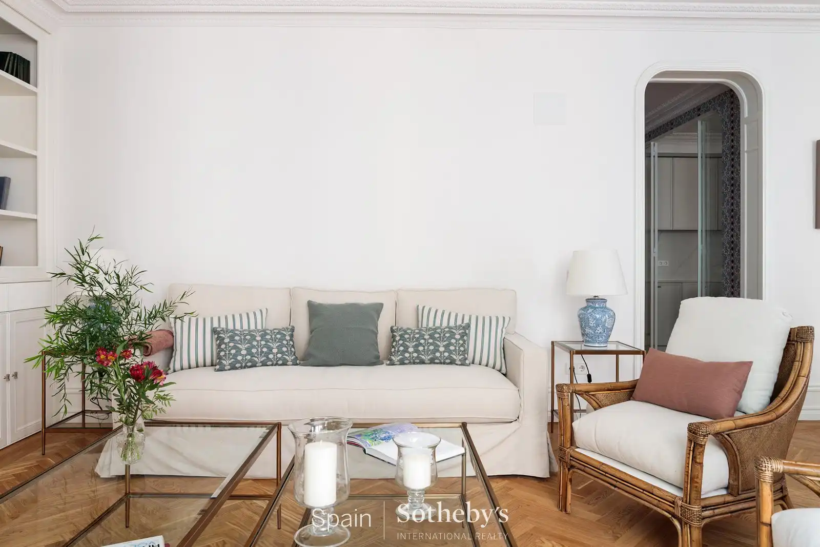 Living room of Apartments for sale in Madrid  with Air Conditioner, Heating and Terrace
