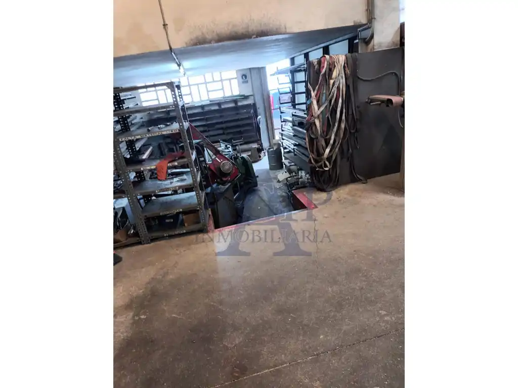 Nau industrial en venda en Sabadell