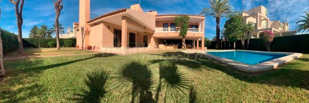Vista exterior de Casa o xalet de lloguer en Torrevieja amb Aire condicionat, Calefacció i Terrassa