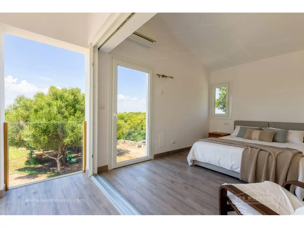Dormitori de Finca rústica en venda en Ciutadella de Menorca amb Calefacció, Jardí privat i Terrassa