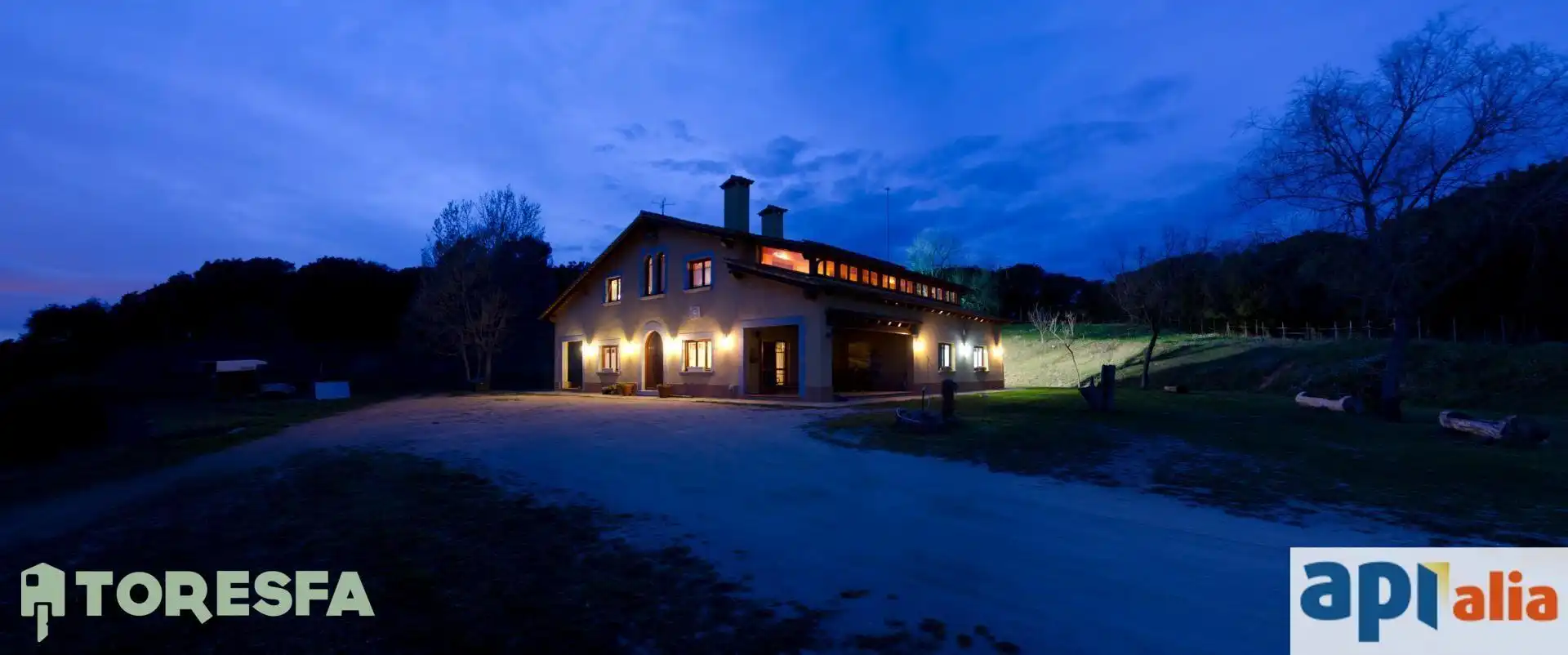 Vista exterior de Finca rústica en venda en Llinars del Vallès amb Terrassa