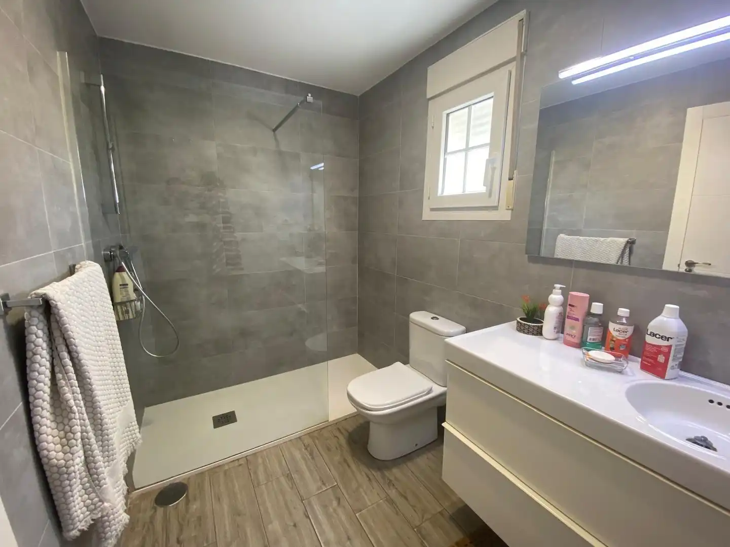 Baño de Casa adosada en venta en Cartagena con Aire acondicionado, Jardín privado y Terraza
