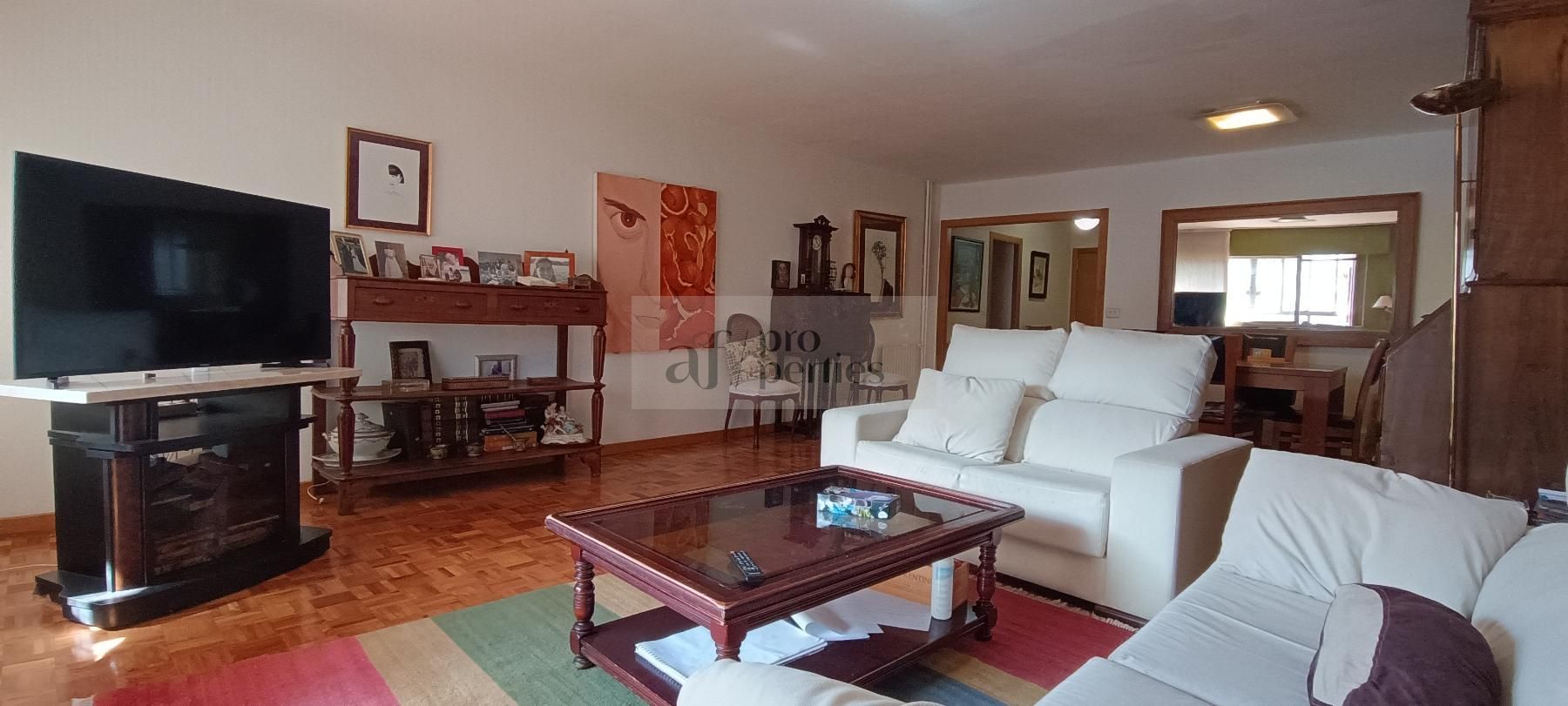 Living room of Flat for sale in Vigo   with Heating, Parquet flooring and Storage room