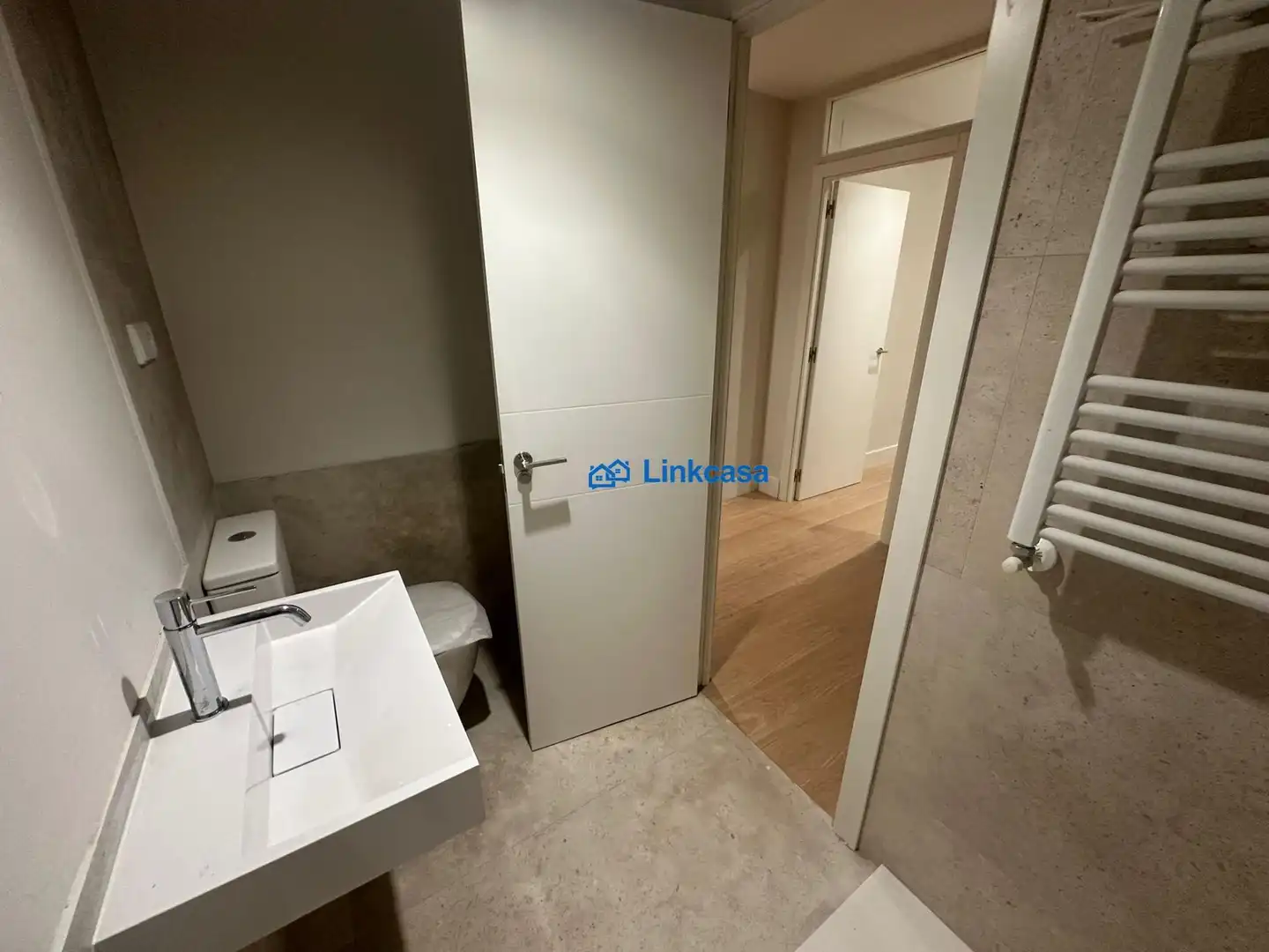 Badezimmer von Geschaftsraum zum Verkauf in Madrid mit Klimaanlage und Möbliert