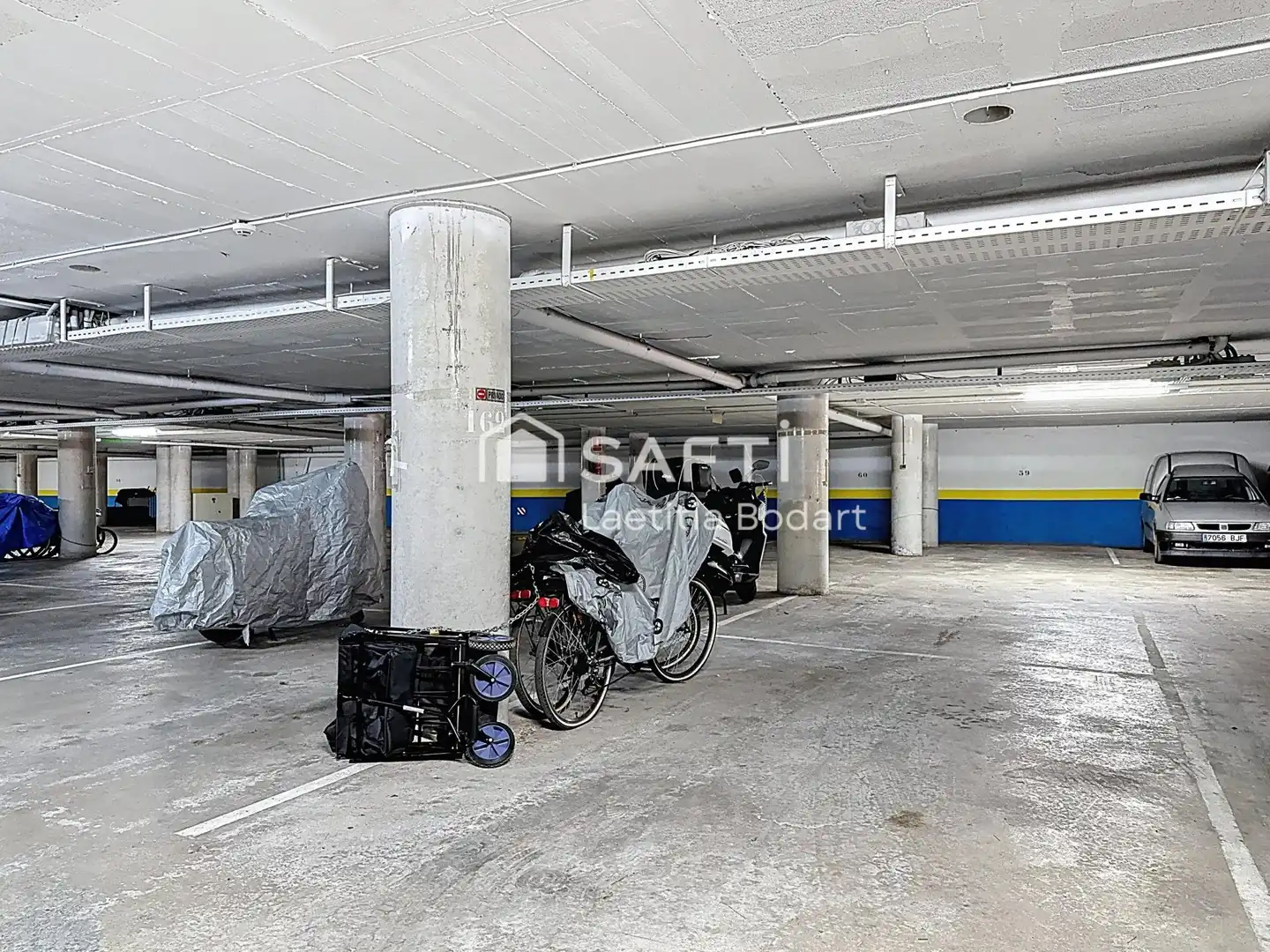 Aparcament de Apartament en venda en Roses amb Aire condicionat, Calefacció i Terrassa