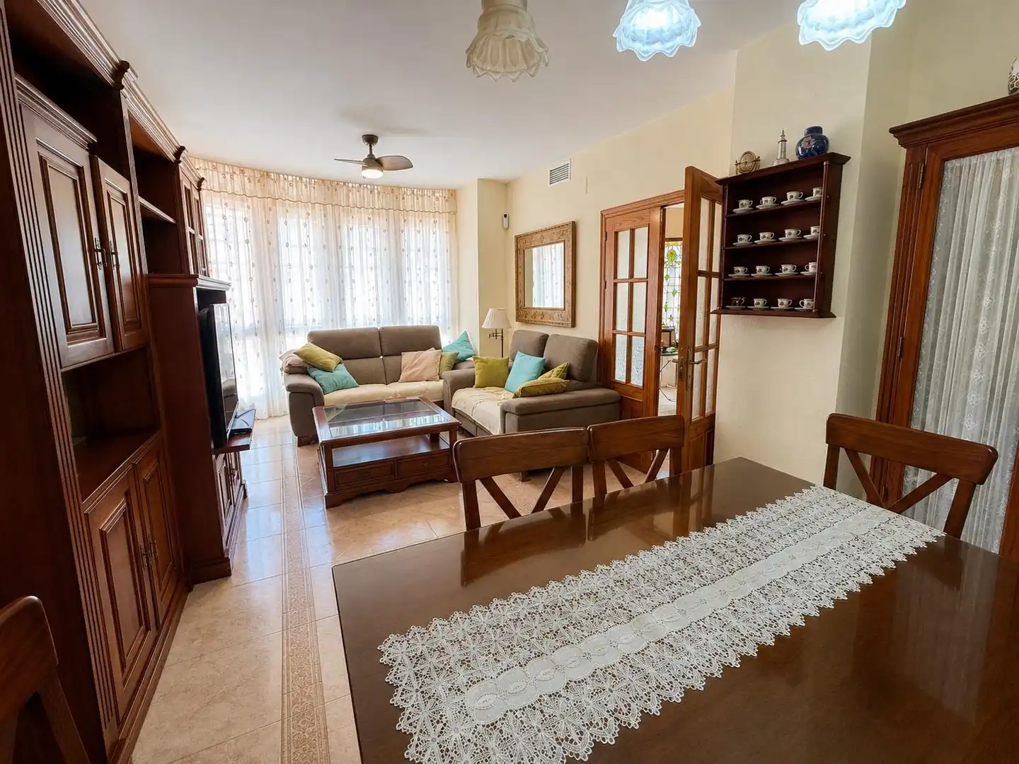 Sala de estar de Casa o chalet en venta en Chiclana de la Frontera con Aire acondicionado, Jardín privado y Terraza