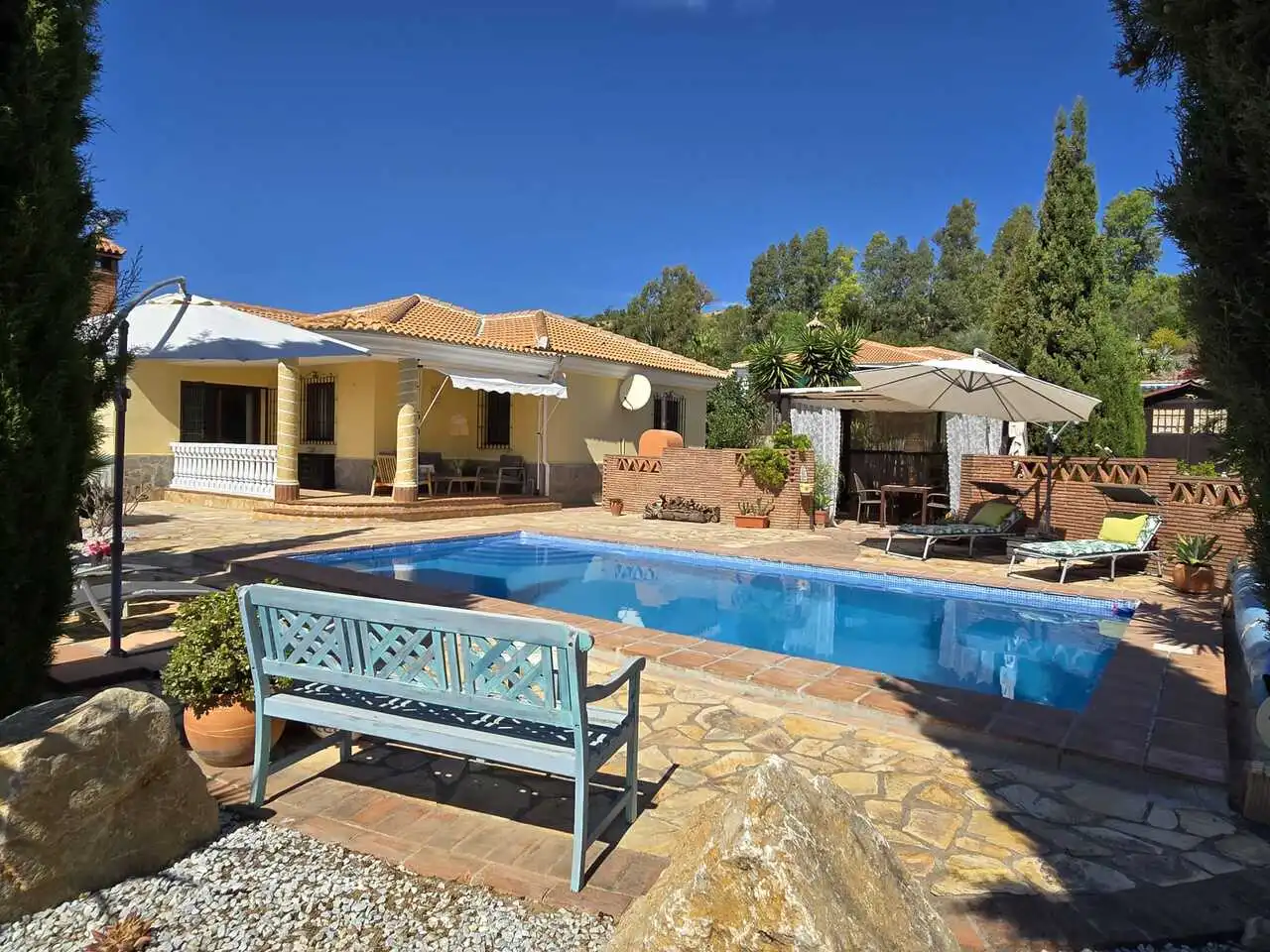 Casa con piscina en venta en Alcaucín, imagen 2