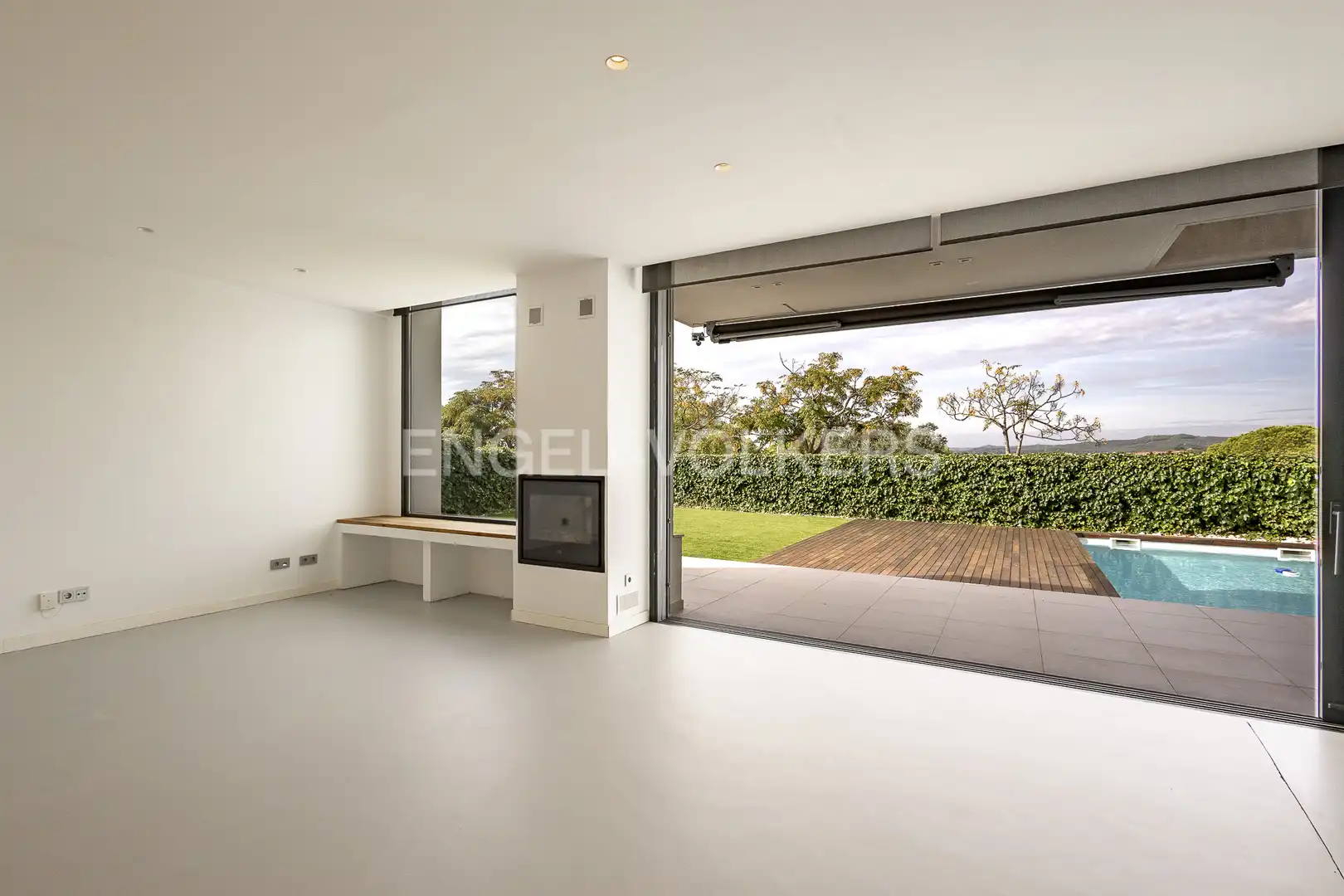 Sala de estar de Casa o chalet en venta en Vilanova i la Geltrú con Aire acondicionado, Calefacción y Jardín privado