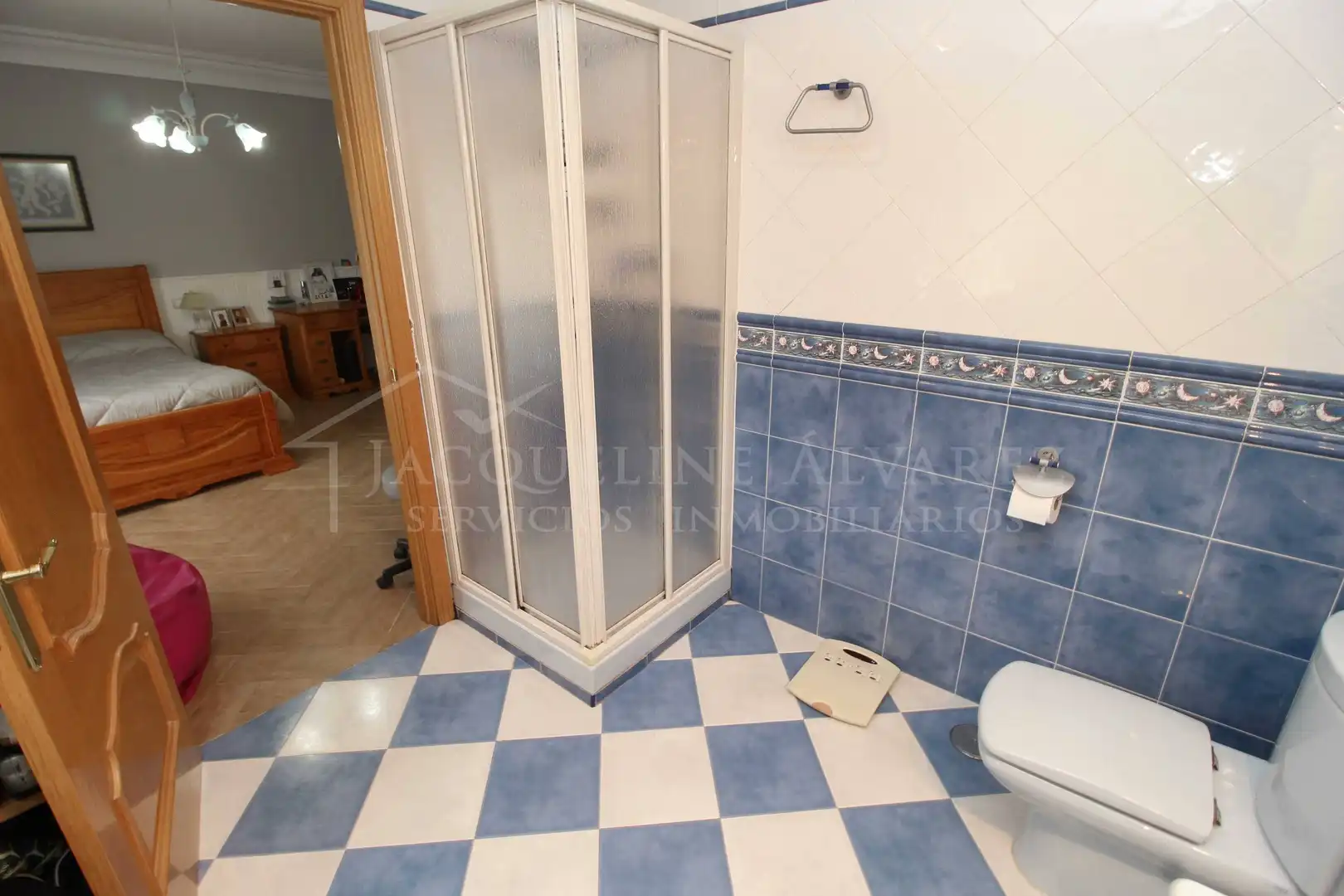 Bany de Casa o xalet en venda en Yeles amb Calefacció, Jardí privat i Piscina