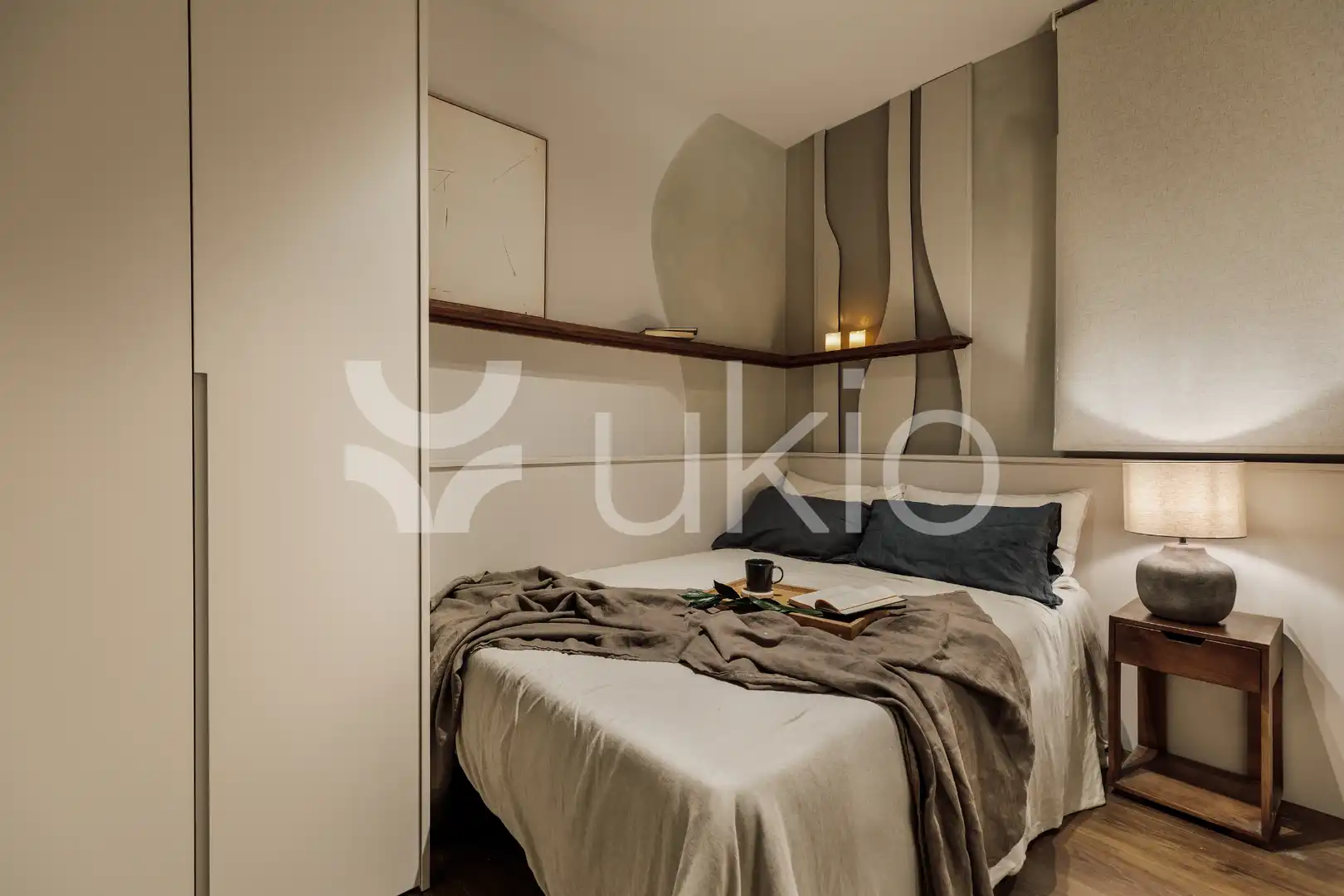Dormitori de Apartament de lloguer en Barcelona amb Aire condicionat, Calefacció i Moblat
