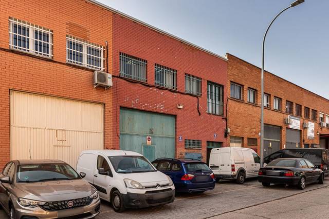 Local comercial en Venta en C. de Soria en Montserrat - Parque Empresarial