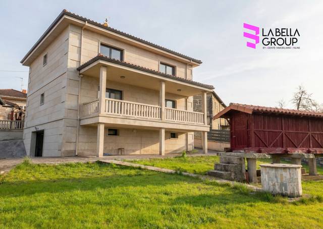 Casa-chalet en Venta en Rúa da Carreira en Porqueira