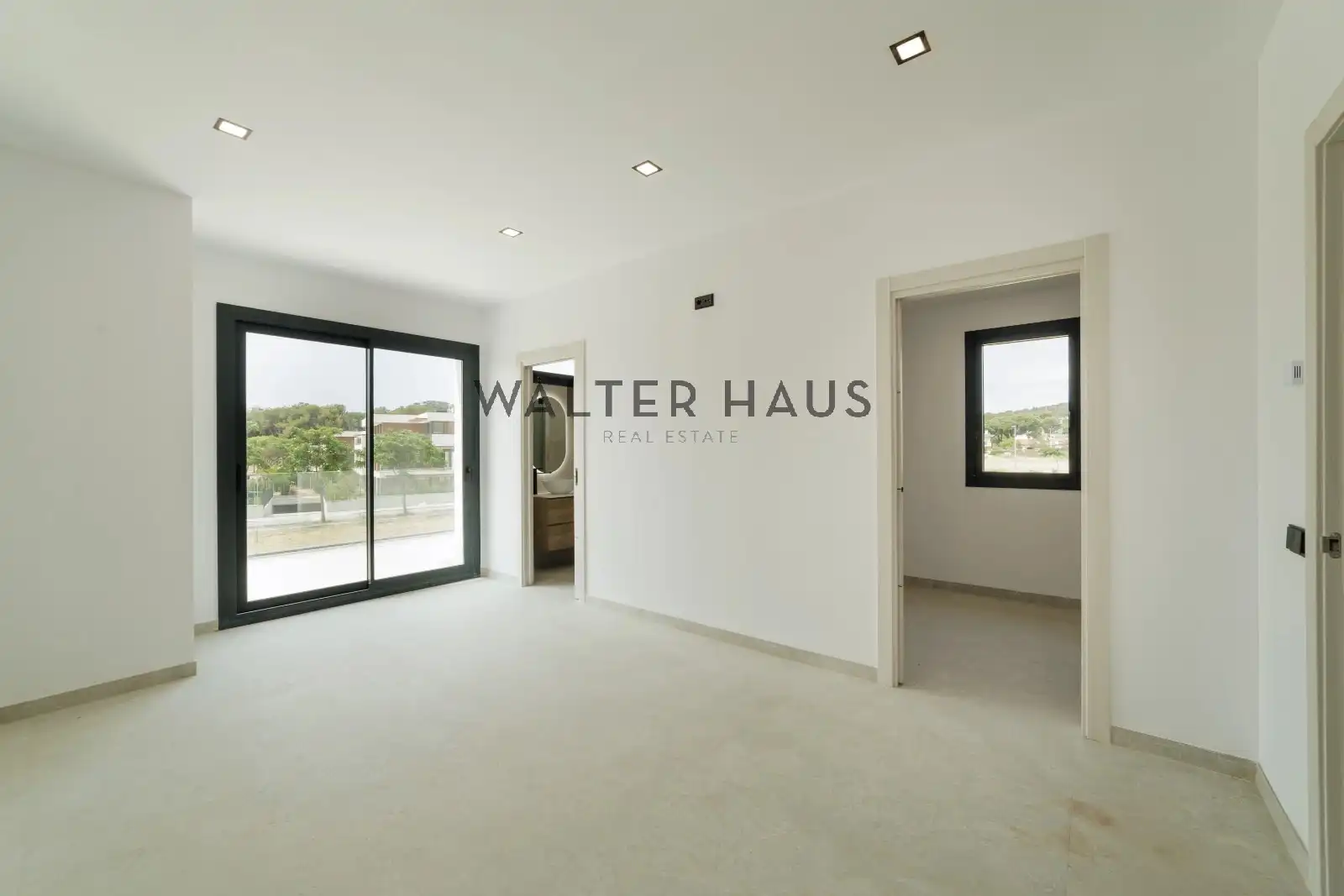 Adosado con terraza en venta en Carrer de la Selva, imagen 6