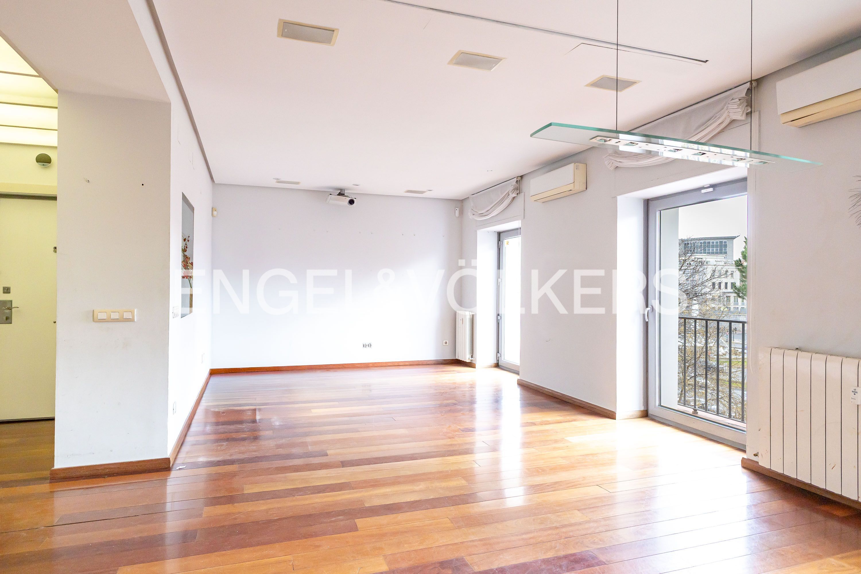 Vista exterior de Pis en venda en  Madrid Capital amb Aire condicionat i Calefacció