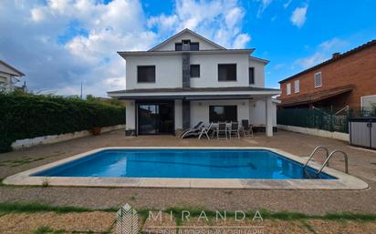 Exterior view of House or chalet for sale in Palau-solità i Plegamans  with Heating, Private garden and Terrace