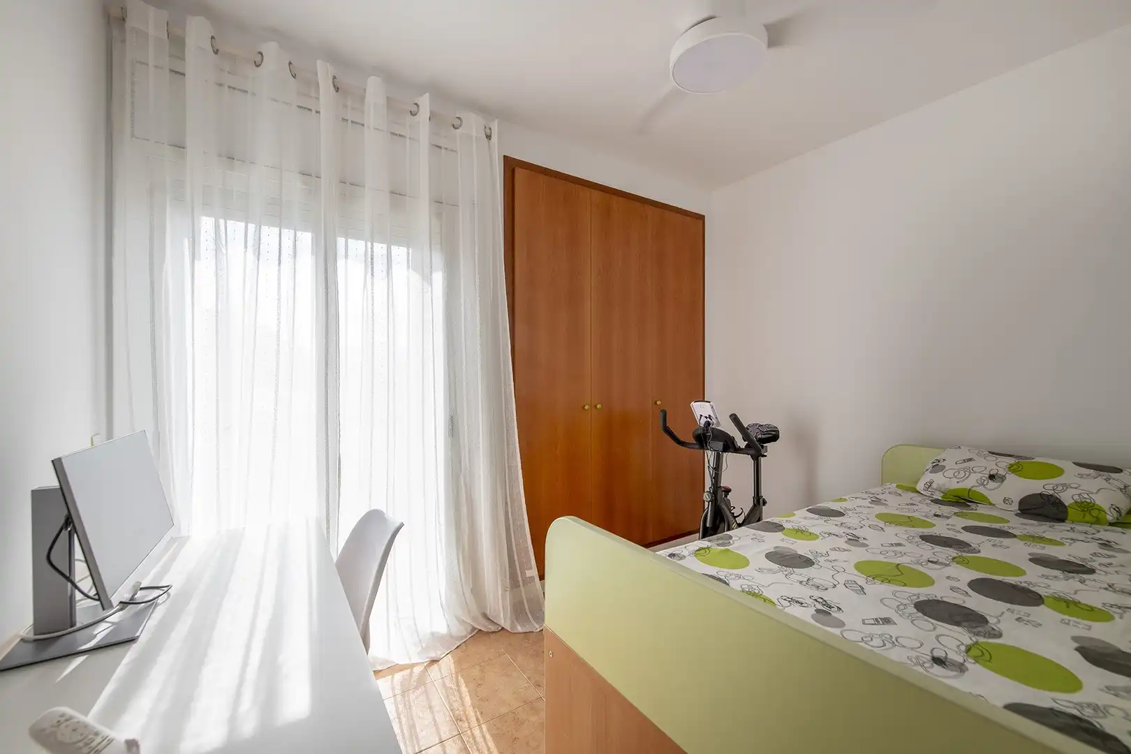 Habitación de Casa adosada en venta en Sant Julià de Ramis con Aire acondicionado, Calefacción y Terraza