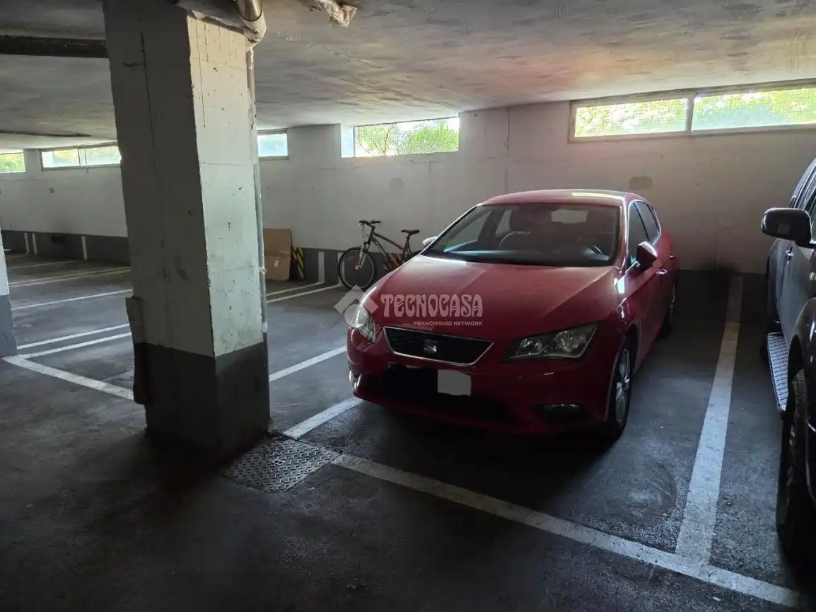 Parking de Piso en venta en Velilla de San Antonio con Aire acondicionado, Calefacción y Amueblado