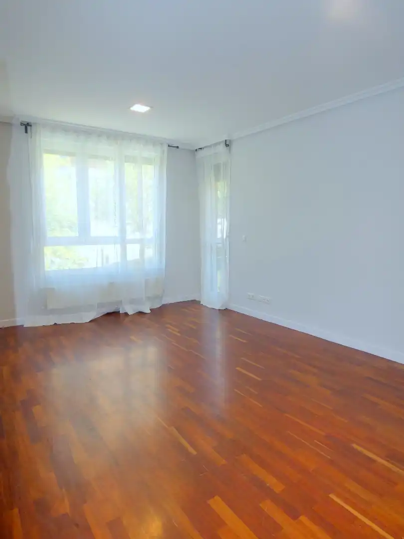Dormitori de Apartament en venda en Bilbao  amb Calefacció, Parquet i Traster