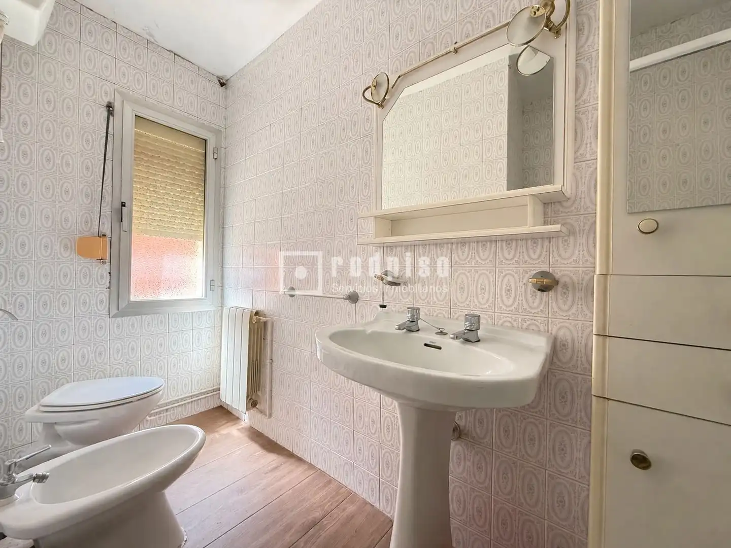 Bany de Apartament en venda en Guadalajara amb Calefacció