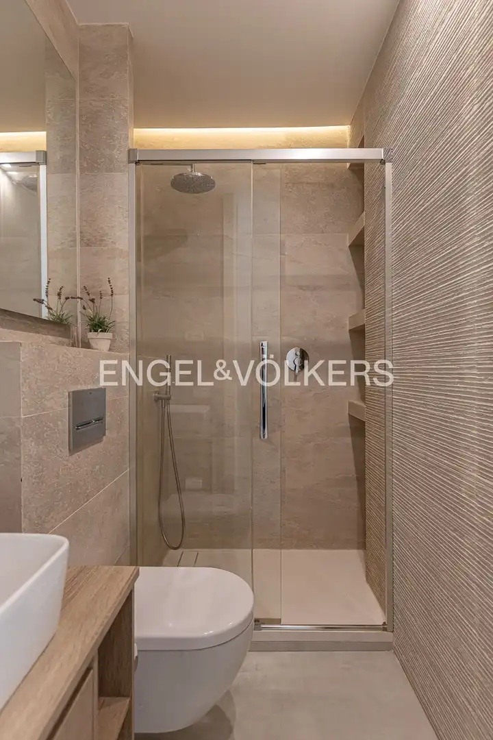 Badezimmer von Wohnung zum Verkauf in Madrid mit Klimaanlage und Heizung