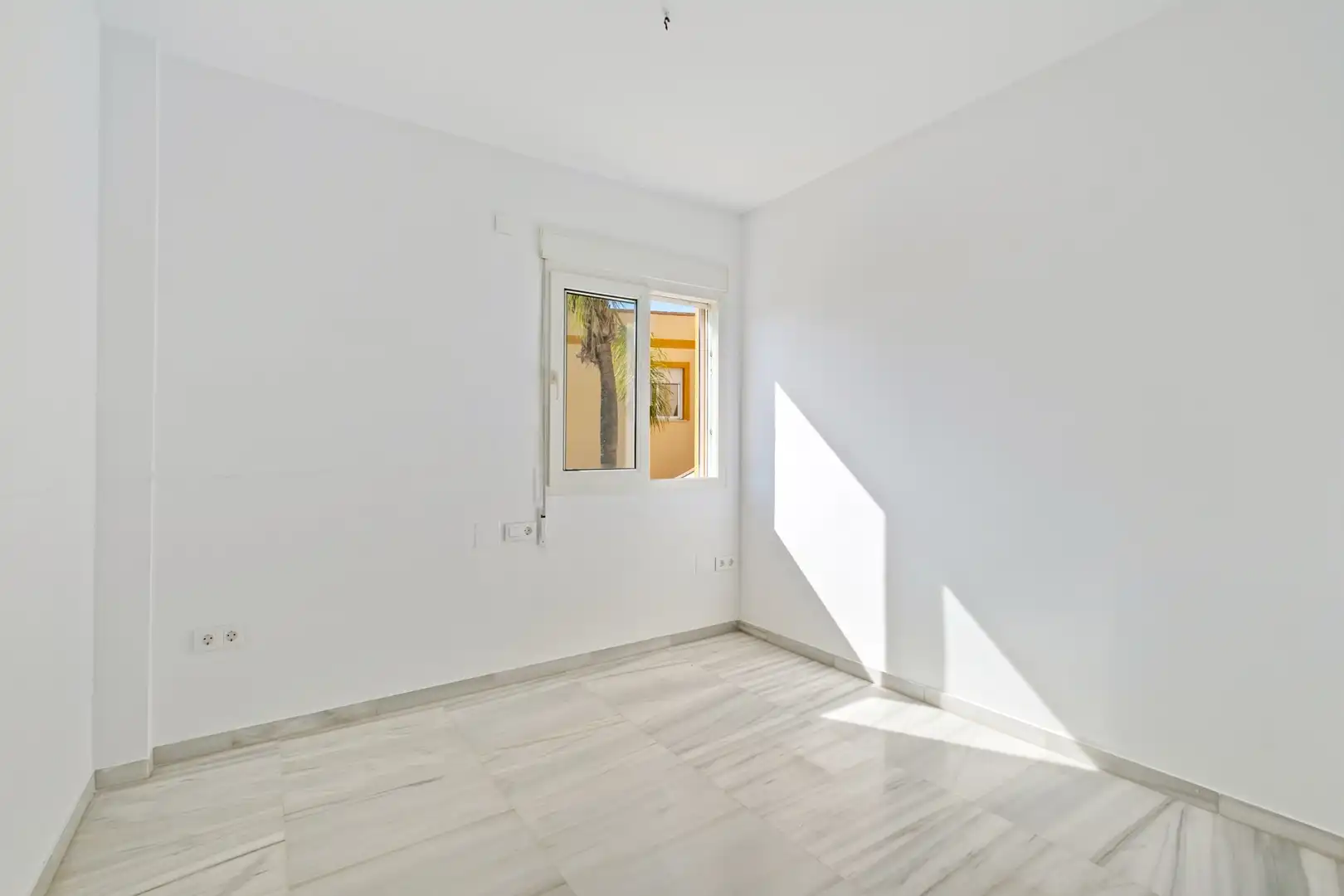 Bedroom of Detached homes for sale in Málaga  with Air Conditioner, Terrace and Swimming Pool