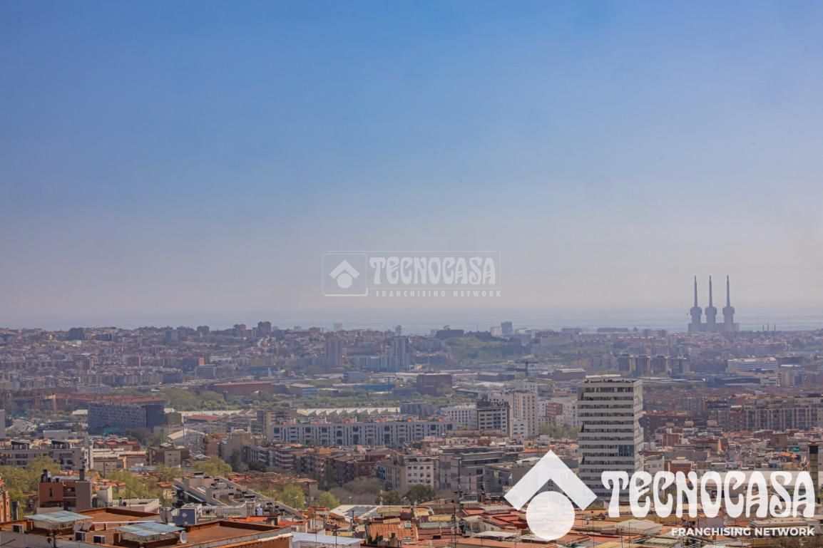 Exterior view of Flat for sale in  Barcelona Capital  with Heating