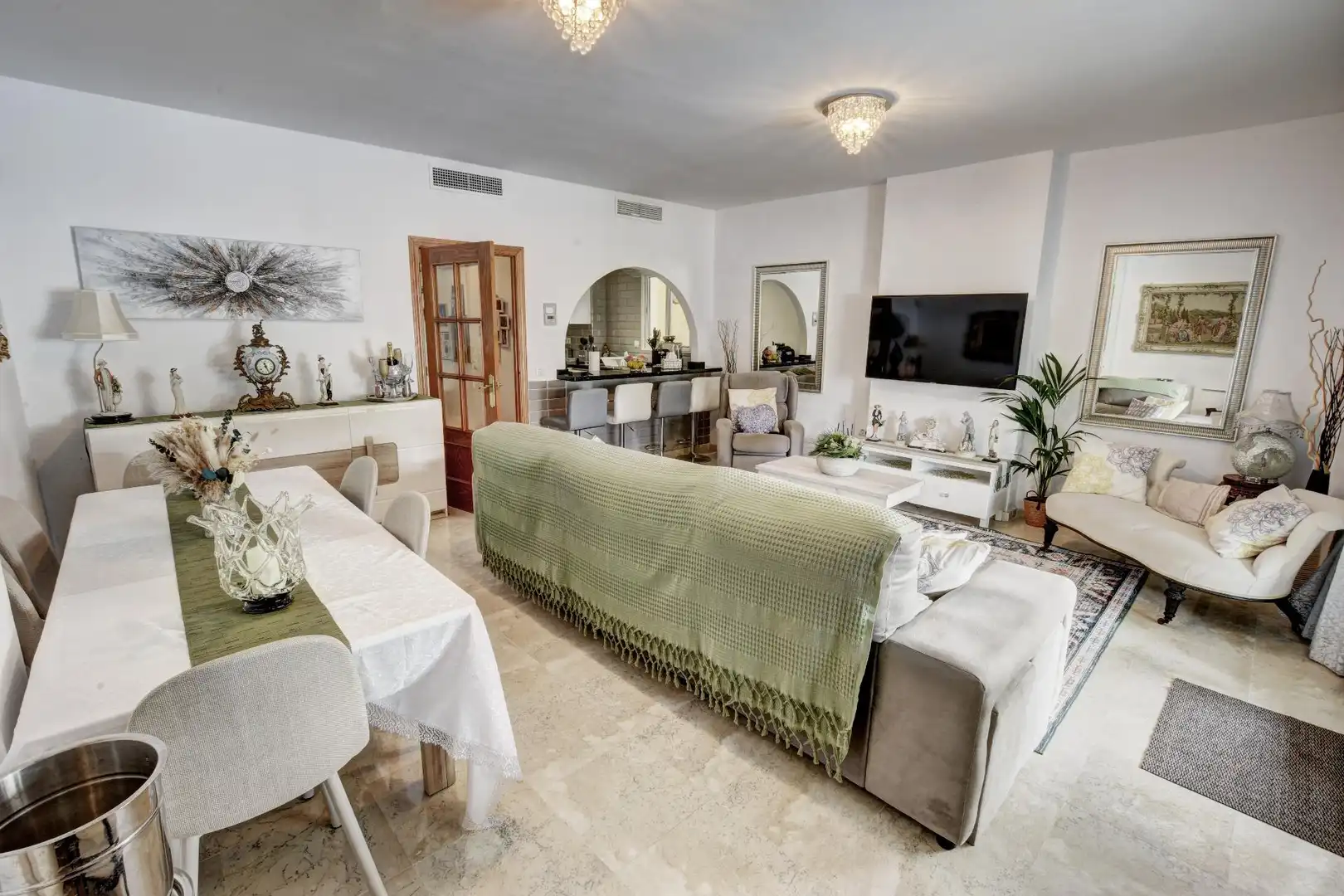 Living room of Detached homes for sale in Benalmádena  with Air Conditioner, Heating and Private garden