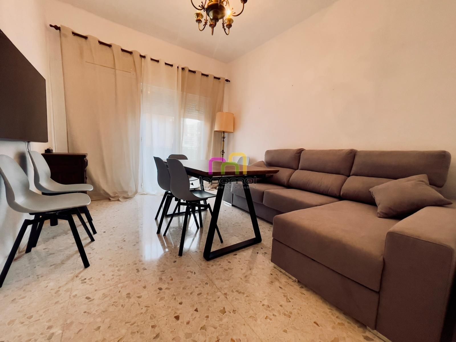 Living room of Flat to rent in Badajoz Capital  with Air Conditioner, Heating and Balcony
