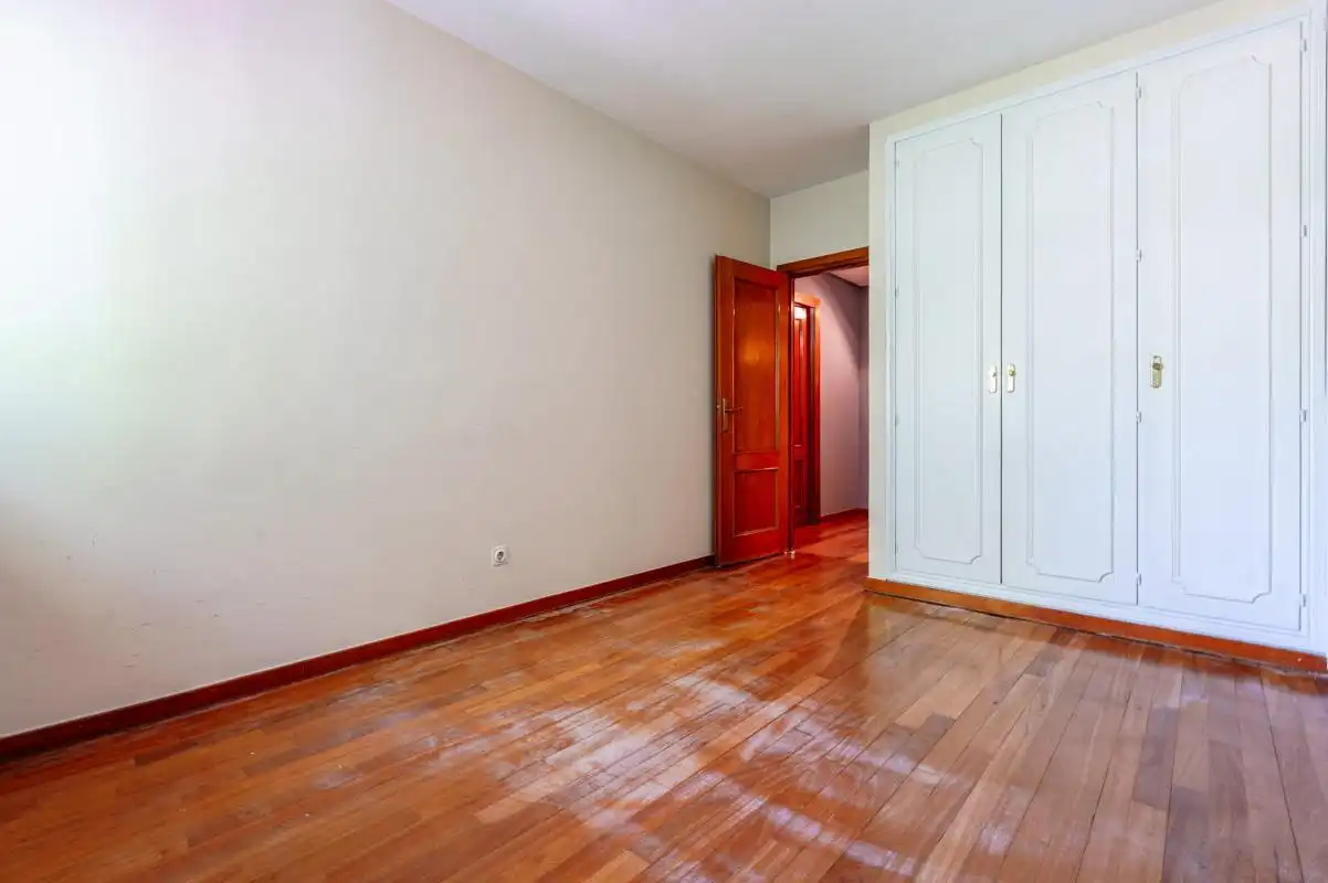 Habitación de Piso en venta en Madrid con Calefacción, Jardín privado y Piscina