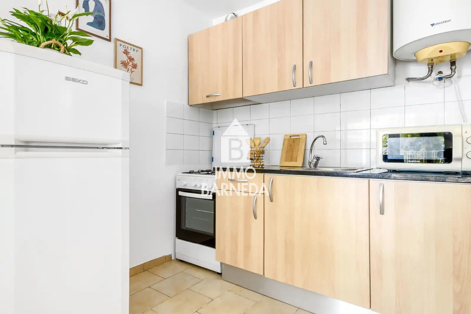 Küche von Wohnung zum Verkauf in Empuriabrava mit Terrasse, Möbliert und Mikrowelle