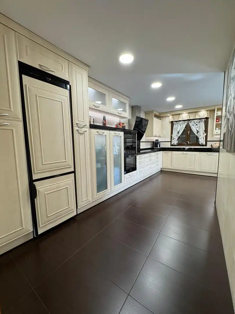 Cocina de Casa o chalet en venta en Navalcarnero con Aire acondicionado, Jardín privado y Terraza