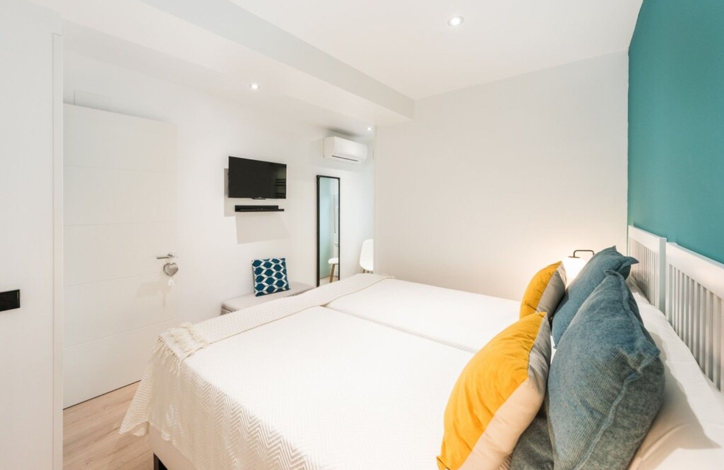 Dormitori de Pis de lloguer en Alcobendas amb Aire condicionat, Moblat i TV