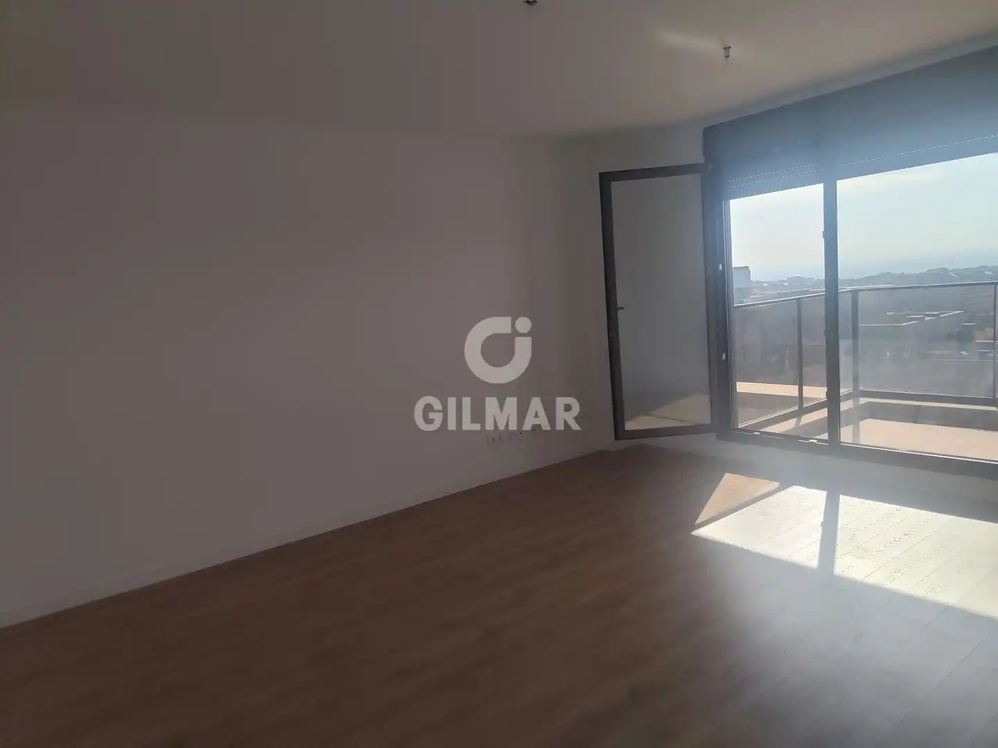Habitación de Piso de alquiler en Tomares con Calefacción, Jardín privado y Trastero