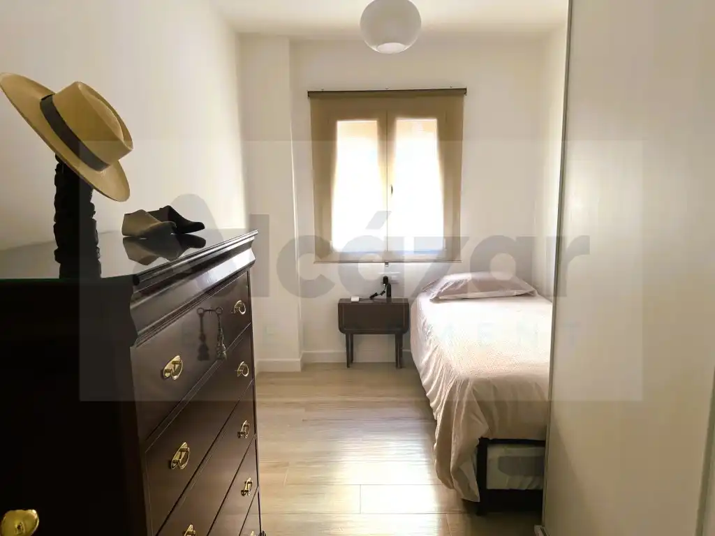 Habitación de Piso en venta en Sevilla con Aire acondicionado, Calefacción y Terraza