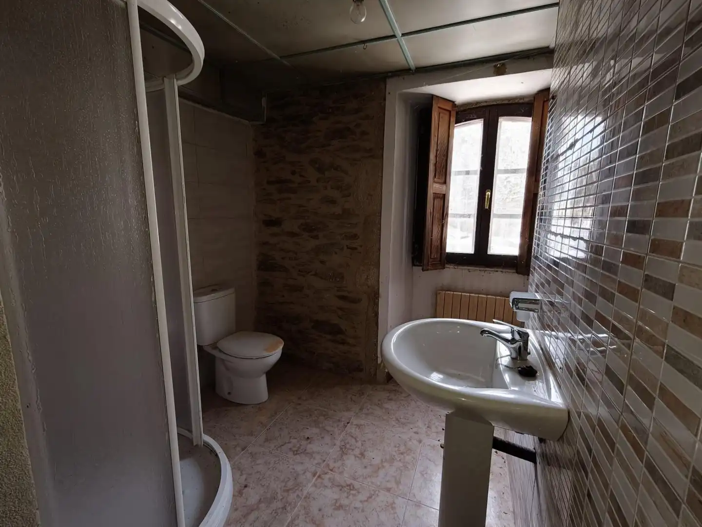 Bany de Casa o xalet en venda en Forcarei amb Jardí privat