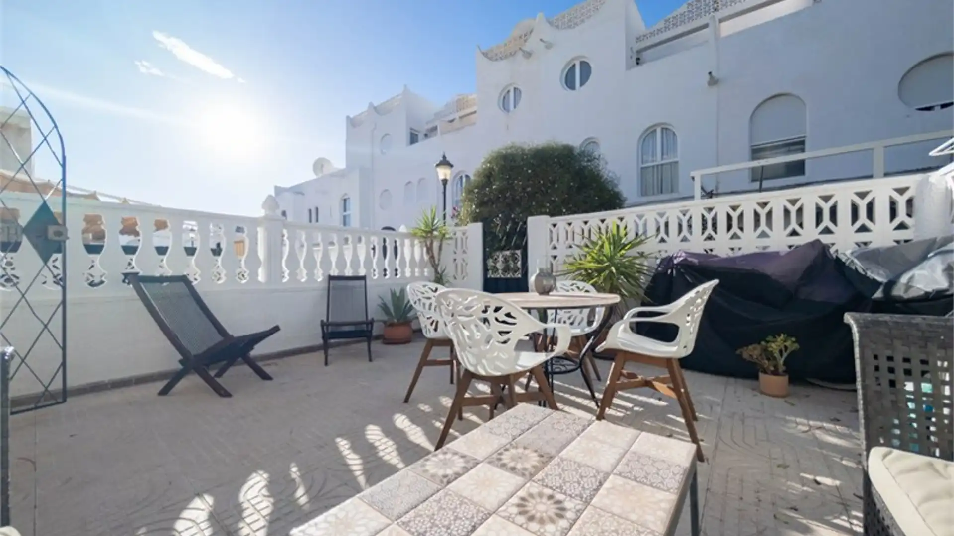 Einfamilien-Reihenhaus zur Miete in Carrer Pla de l'Amerador, Pueblo Español - Coveta Fumá