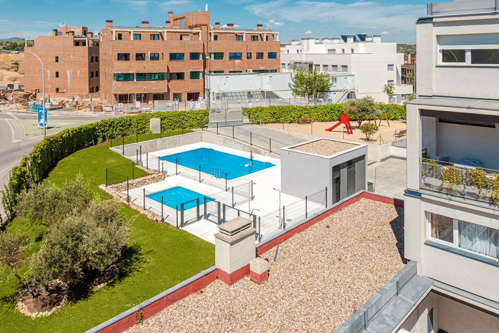 Piscina de Pis de lloguer en Colmenar Viejo amb Parquet, Terrassa i Traster