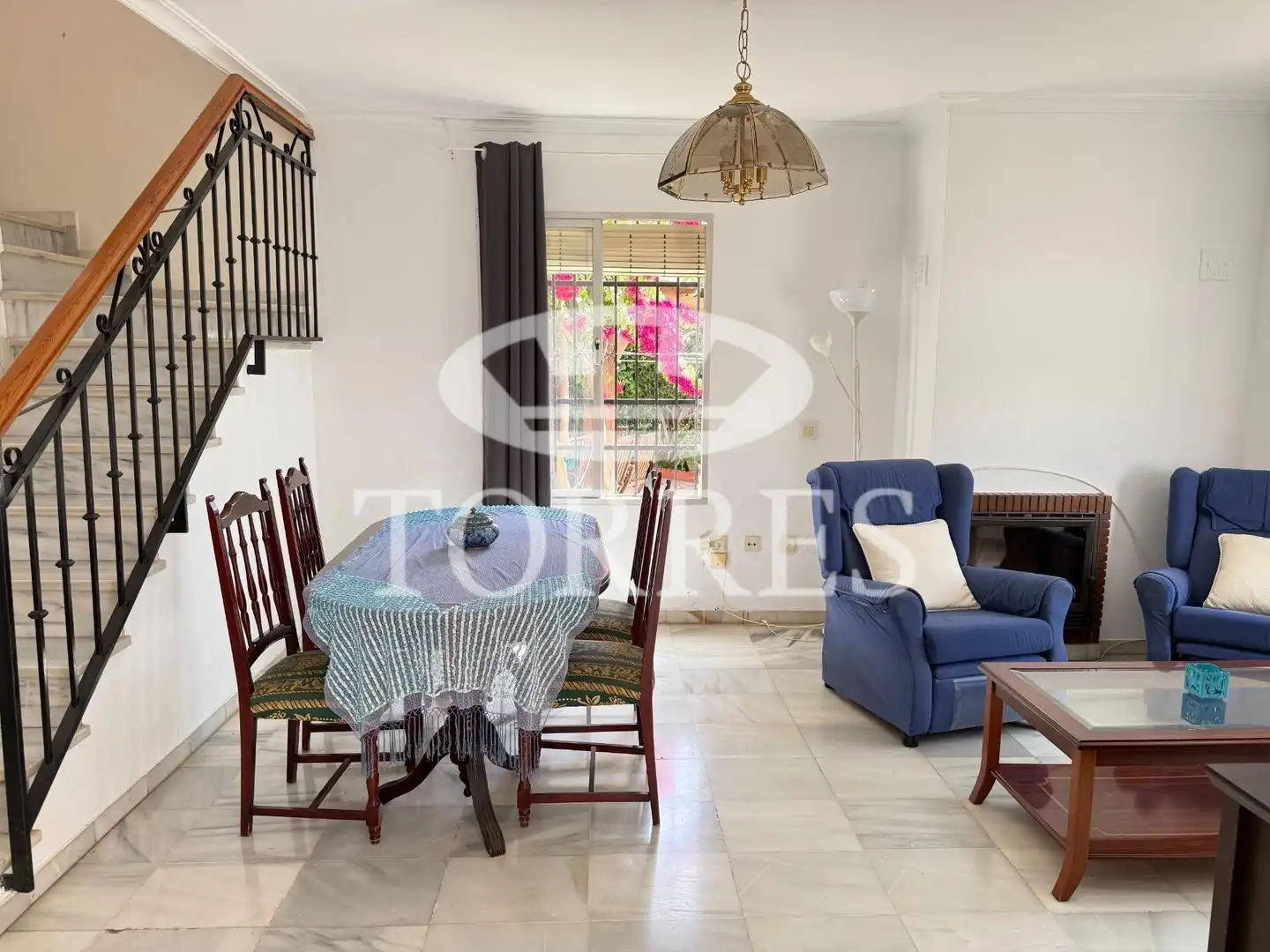 Vista exterior de Casa adosada en venta en Málaga con Terraza, Balcón y Piscina comunitaria