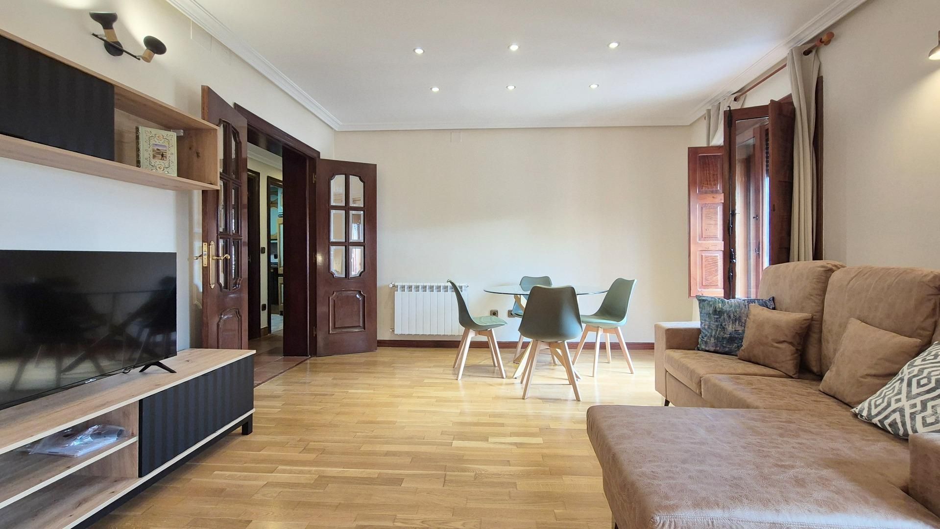 Sala de estar de Dúplex de alquiler en Salamanca Capital con Calefacción, Amueblado y Balcón