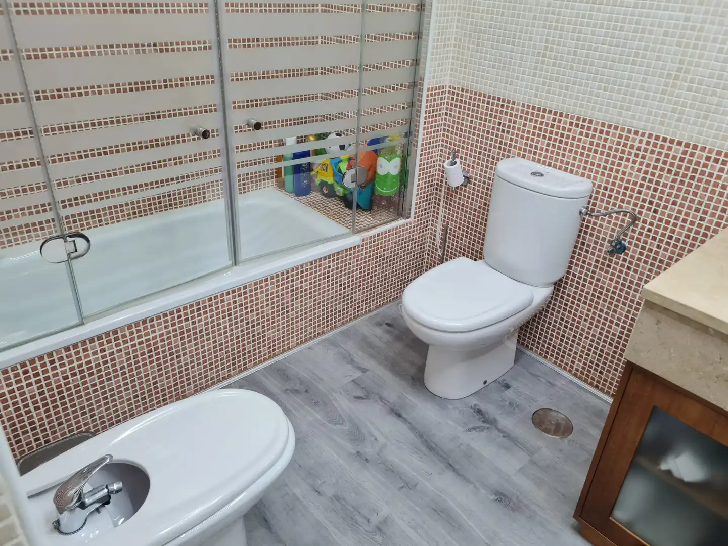 Bany de Casa adosada en venda en Espartinas amb Aire condicionat, Jardí privat i Piscina