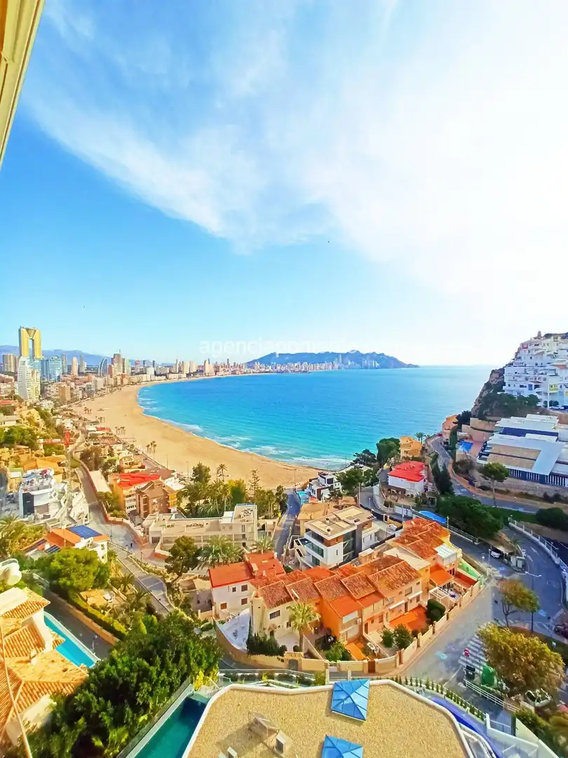 Vista exterior de Apartamento de alquiler en Finestrat con Aire acondicionado, Terraza y Amueblado