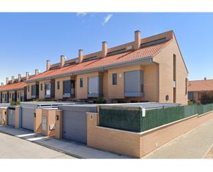 Vista exterior de Casa o xalet en venda en Navalcarnero amb Aire condicionat i Terrassa