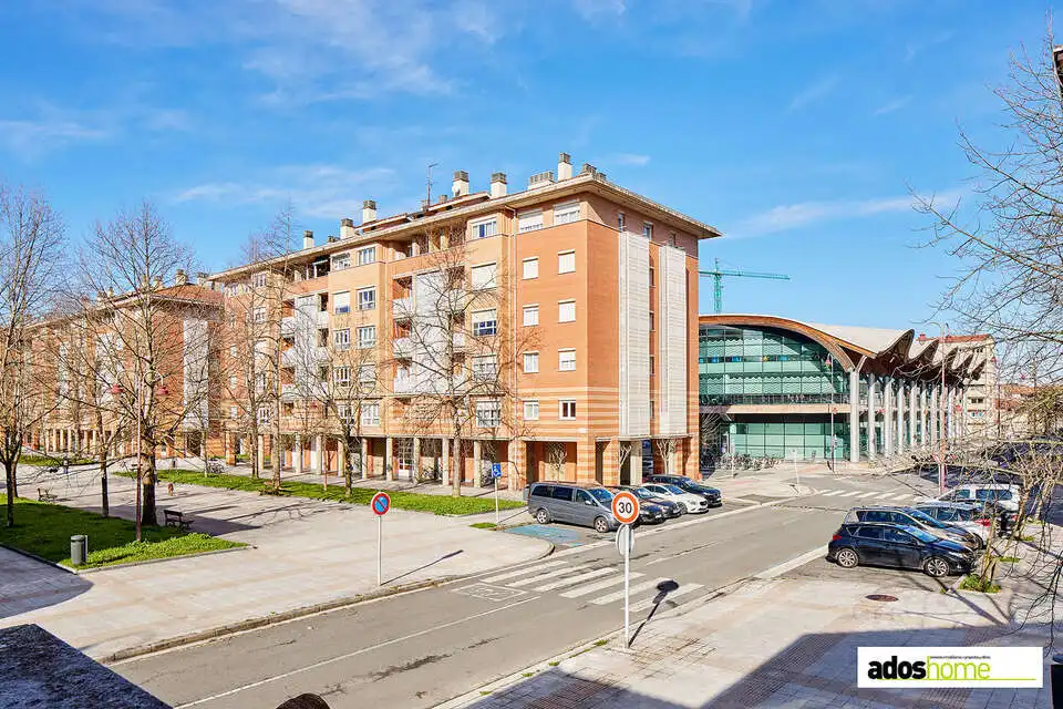 Vista exterior de Casa adosada en venta en Zarautz con Calefacción