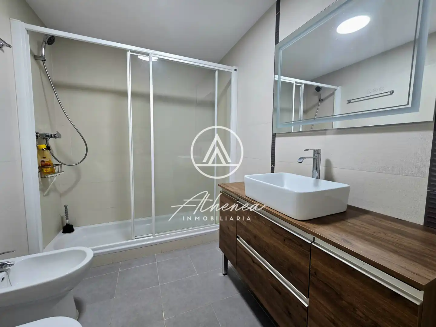 Baño de Piso en venta en Roquetas de Mar con Aire acondicionado, Calefacción y Terraza