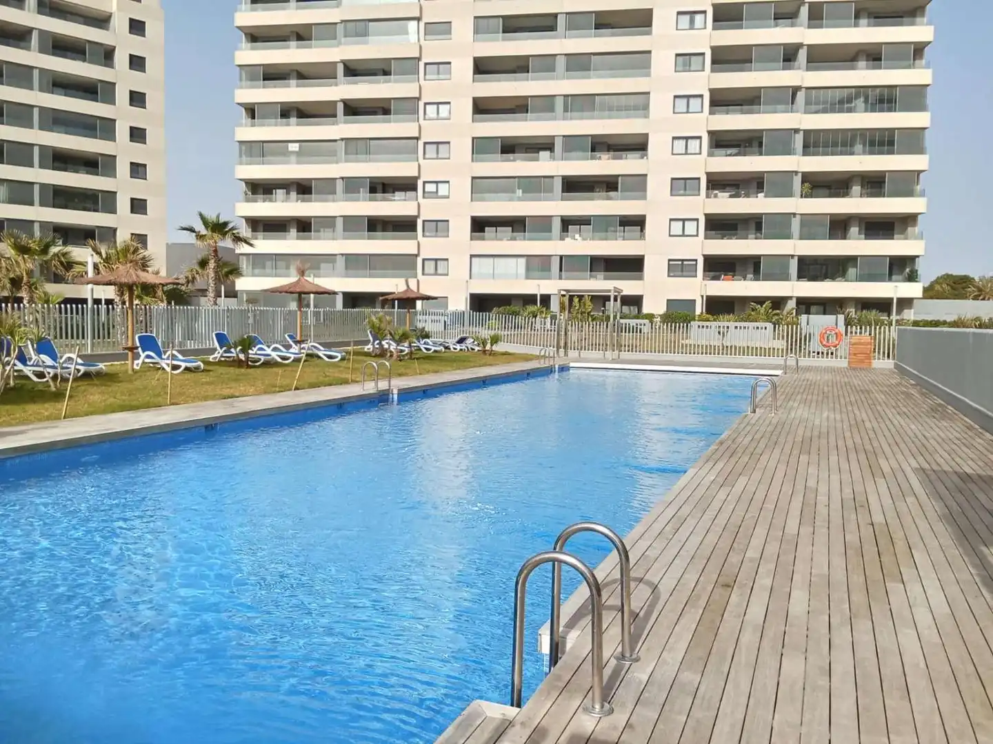 Piscina de Apartament en venda en Torrevieja amb Aire condicionat, Calefacció i Terrassa