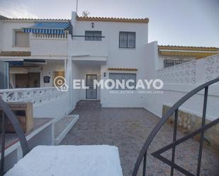 Exterior view of Single-family semi-detached for sale in Orihuela  with Terrace, Balcony and Community pool