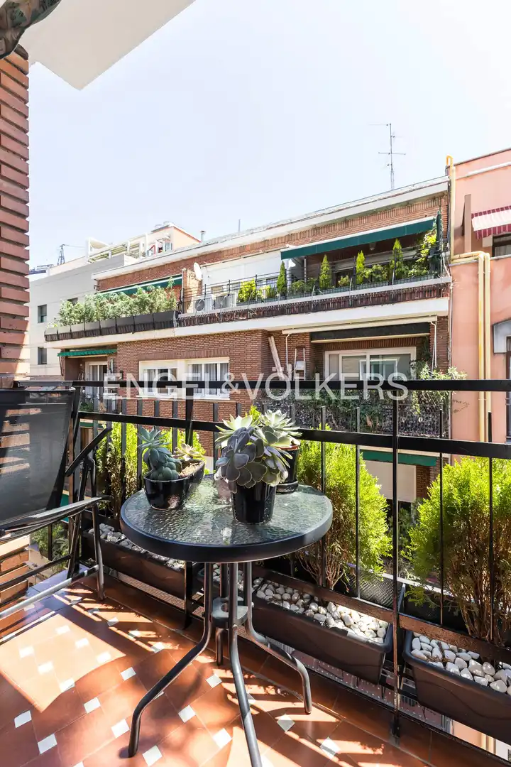 Exterior view of Flat for sale in Madrid  with Air Conditioner, Heating and Parquet flooring