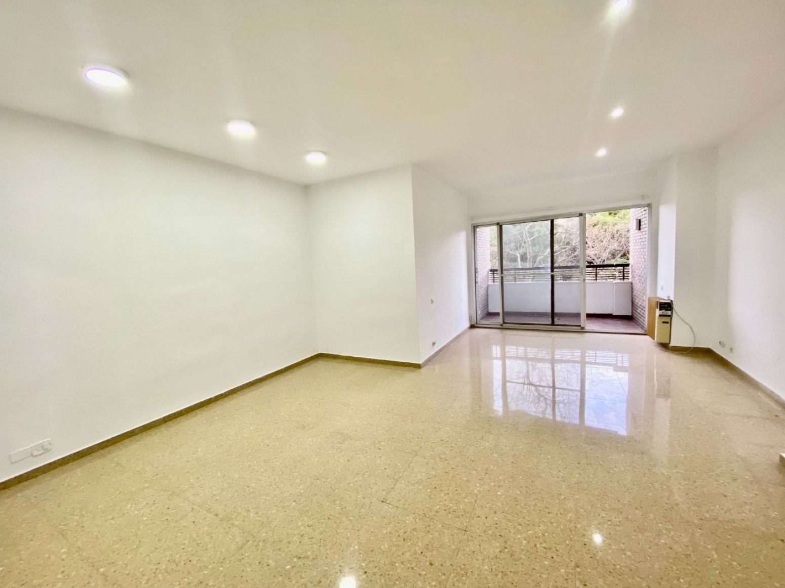 Sala de estar de Piso de alquiler en  Valencia Capital con Balcón