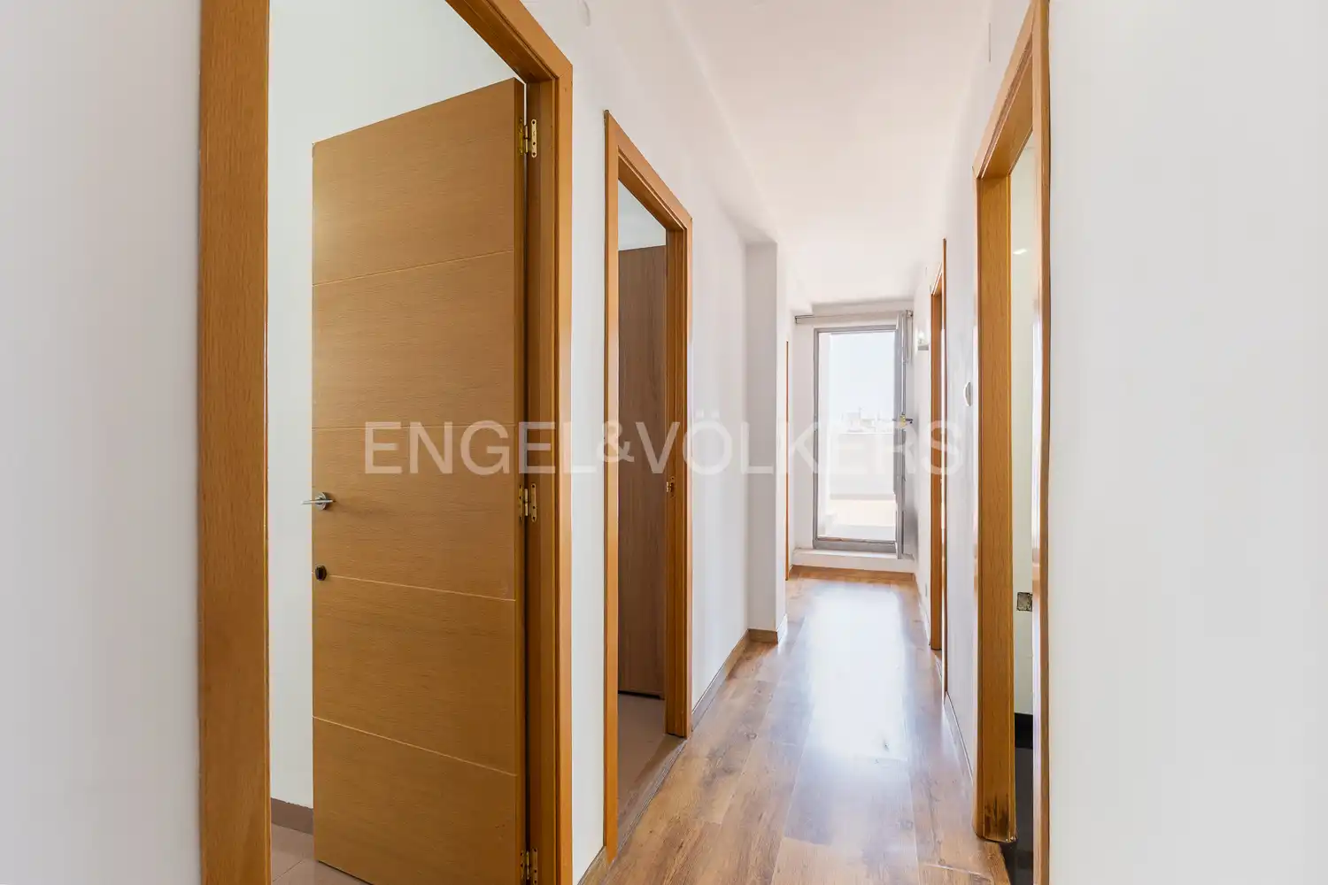 Dachboden zur Miete in Valencia mit Heizung, Terrasse und Abstellraum